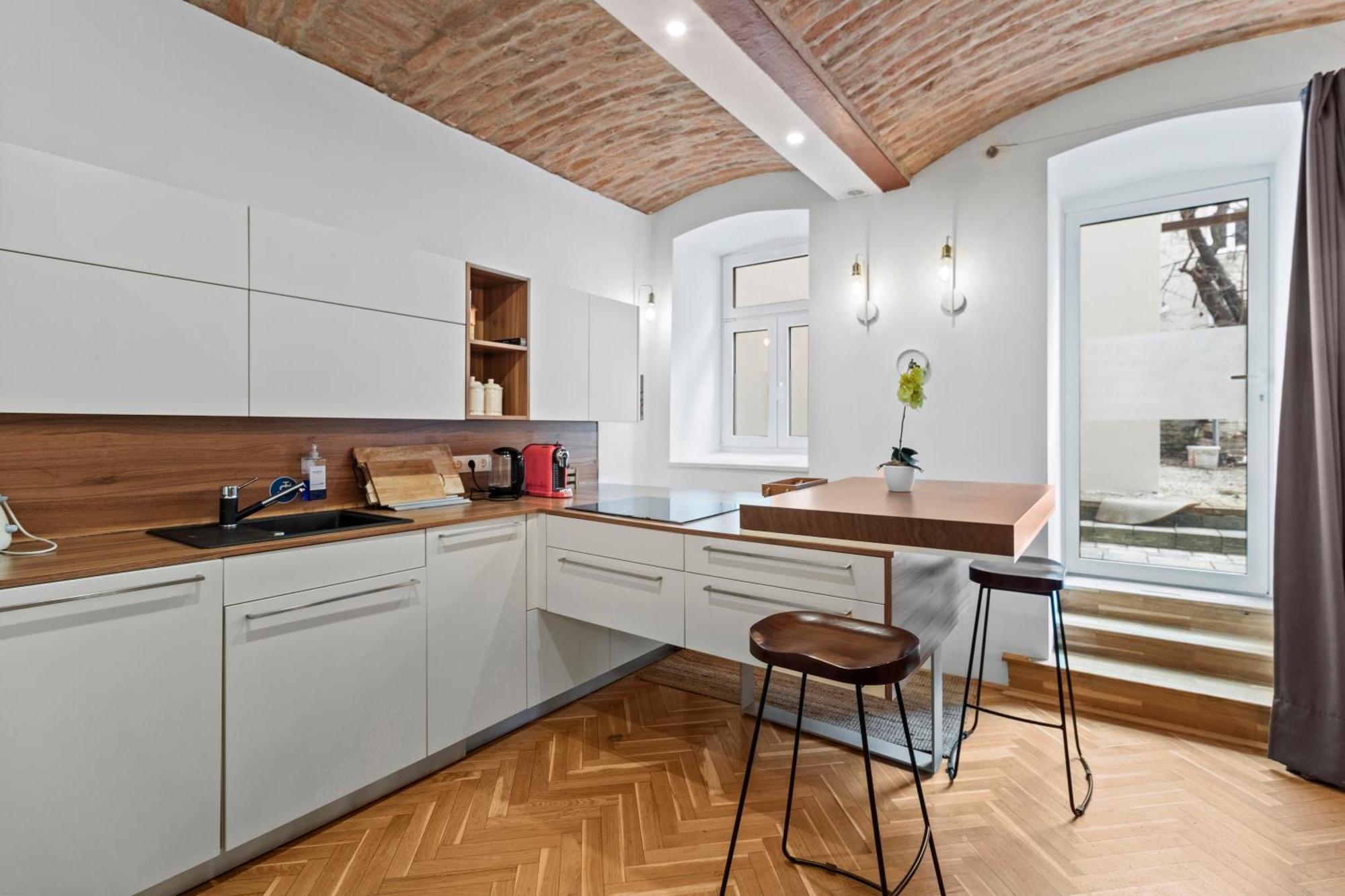 Farawayhomes #b2 * Vienna