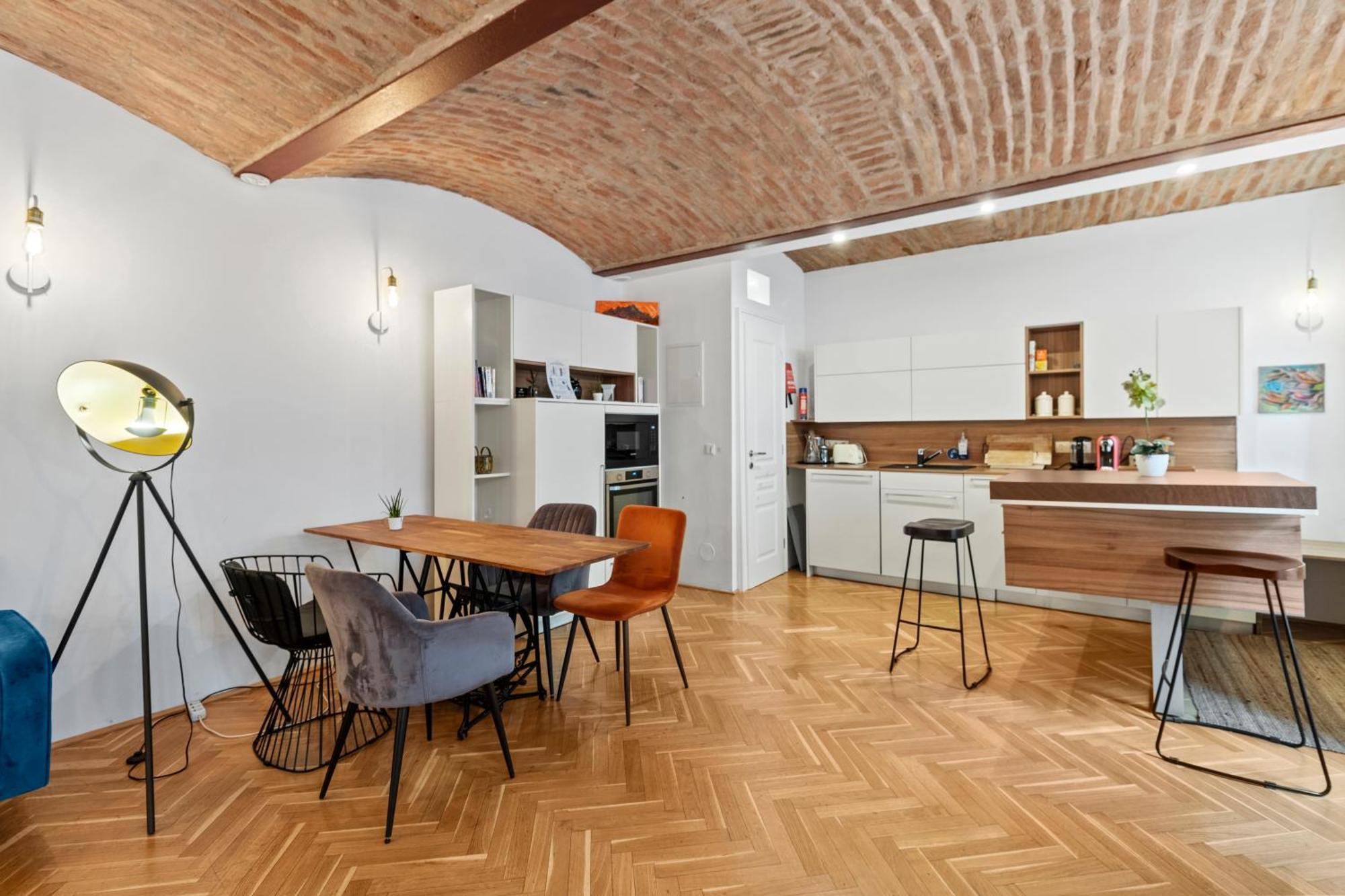 Farawayhomes #b2