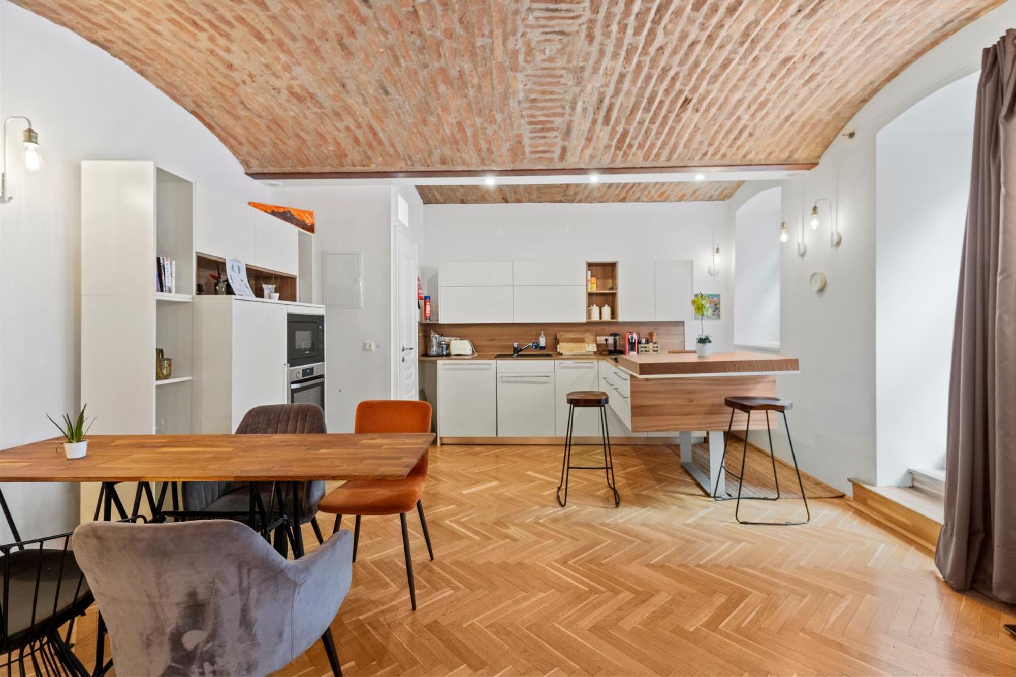 Farawayhomes #b2 Apartment *