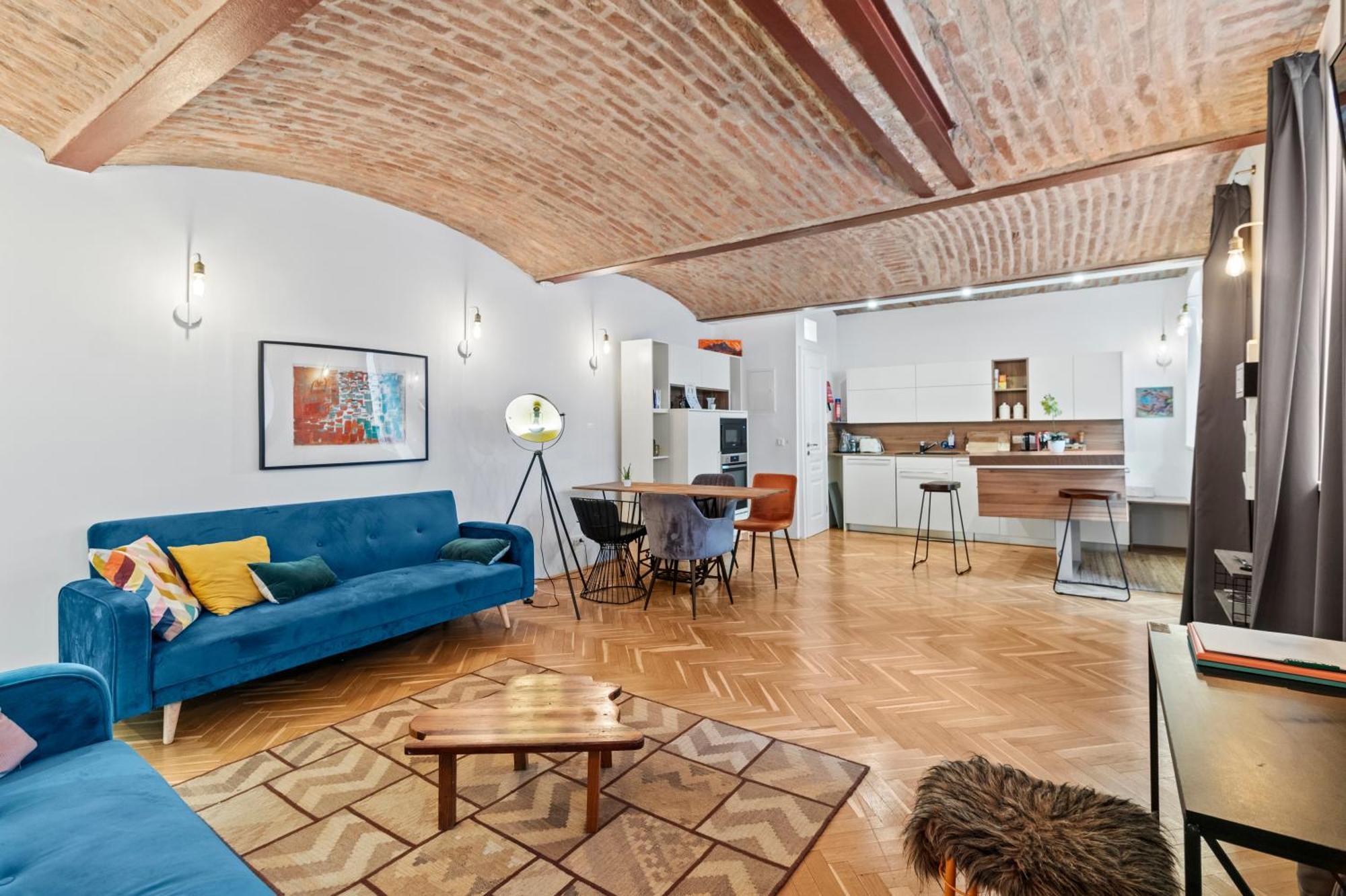 Farawayhomes #b2 Vienna